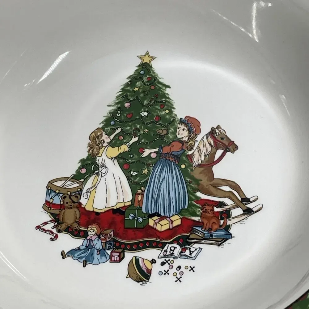 4 Int’l Tableworks CHRISTMAS CELEBRATION 168 Cereal Bowls 6